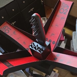 Cirrus Curly And Ripply Sleek Black and Red Hair Styling Tool